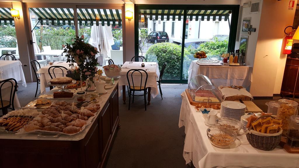 Hotel Augustus Fano Ngoại thất bức ảnh