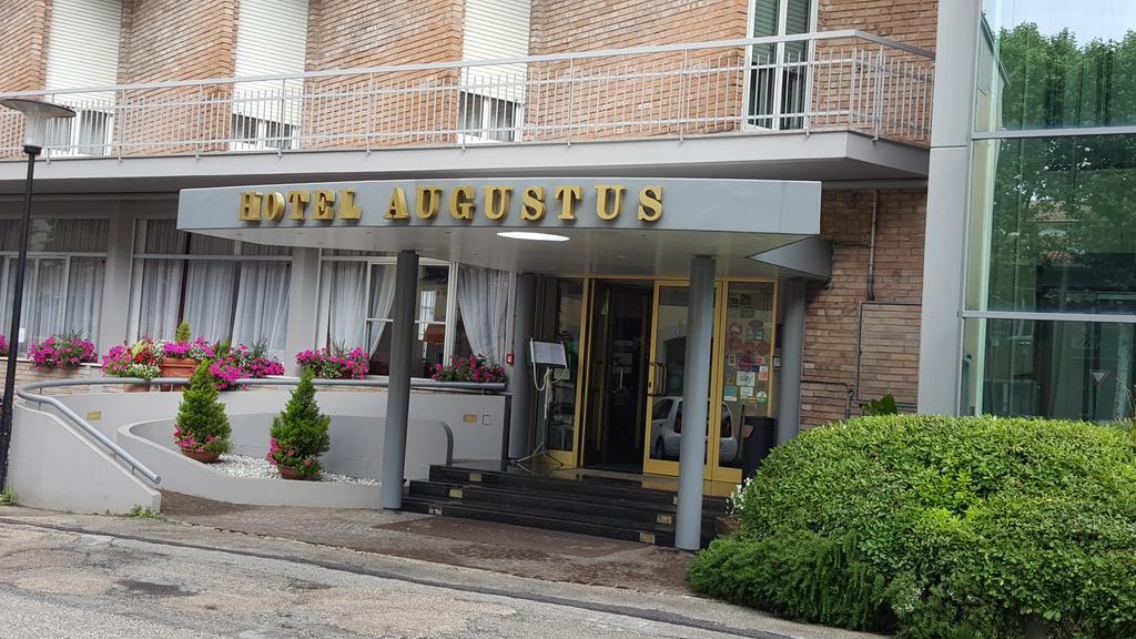 Hotel Augustus Fano Ngoại thất bức ảnh