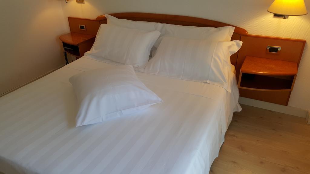 Hotel Augustus Fano Ngoại thất bức ảnh