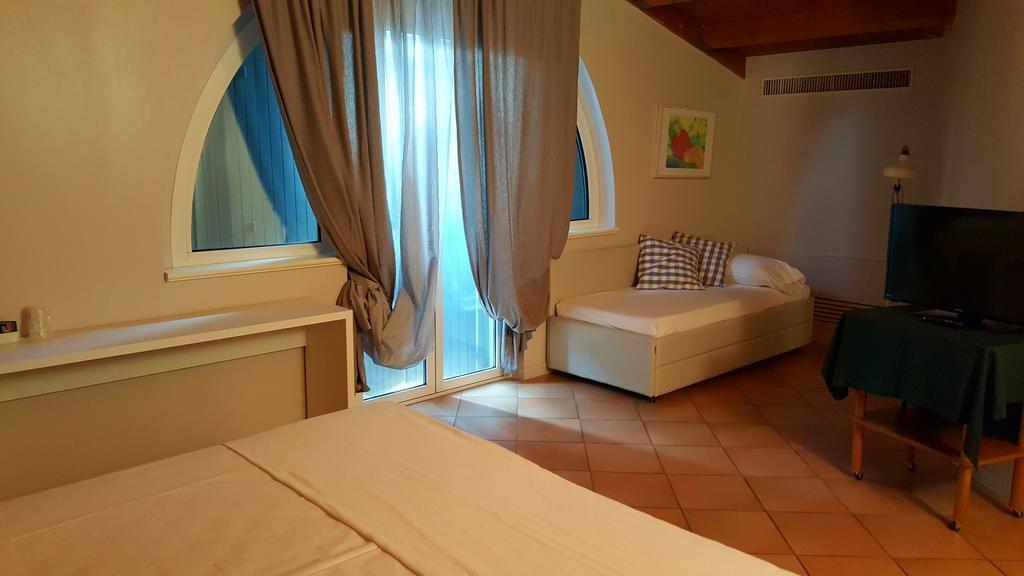 Hotel Augustus Fano Ngoại thất bức ảnh