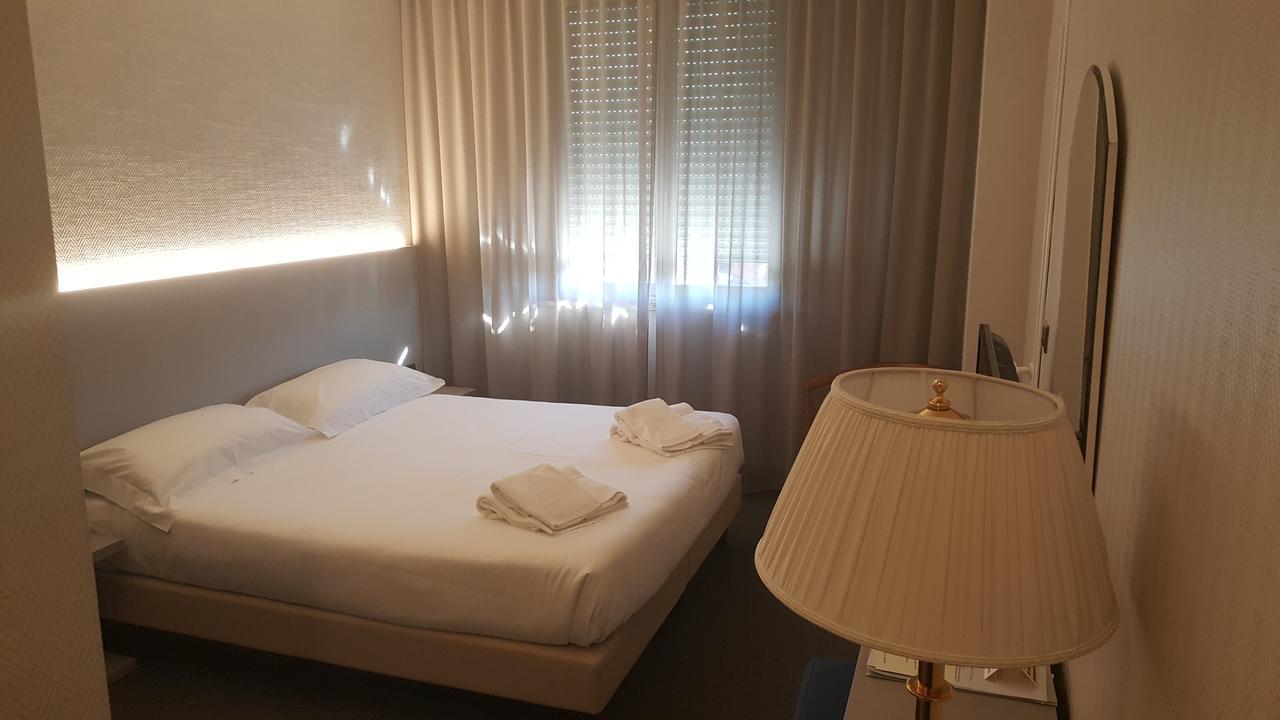 Hotel Augustus Fano Ngoại thất bức ảnh