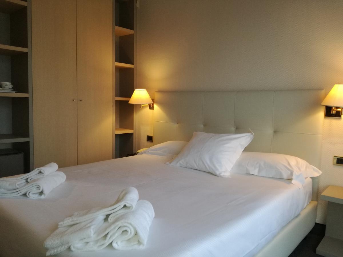 Hotel Augustus Fano Ngoại thất bức ảnh